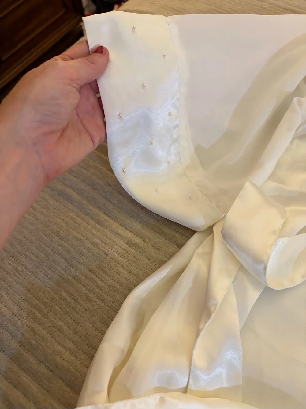 Vintage Intimo Amore Ivory Satin Pearl Trim Chemise & Robe Set Small